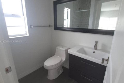 Apartamento en alquiler en Miami Beach, Florida, 2 dormitorios, 66.43 m2 № 1981053 - foto 12