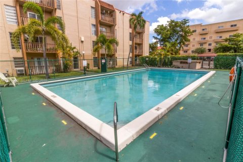 Copropriété à louer à Miami, Floride: 2 chambres, 72.65 m2 № 2046122 - photo 17