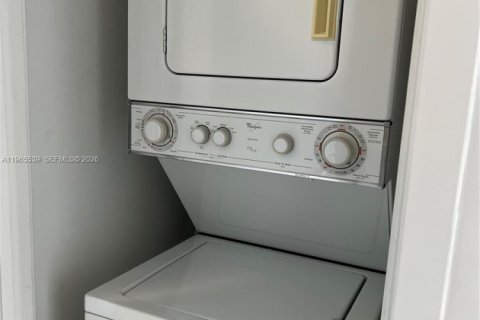 Condo in West Palm Beach, Florida, 1 bedroom № 2027086 - photo 25