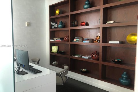 Condo in West Palm Beach, Florida, 1 bedroom № 2027086 - photo 7