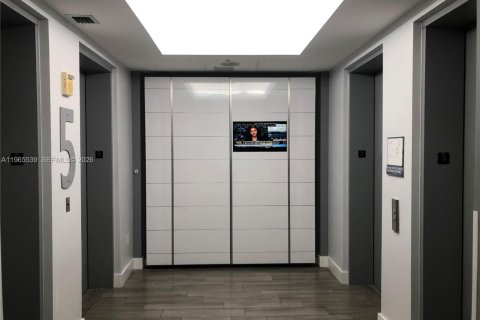 Condo in West Palm Beach, Florida, 1 bedroom № 2027086 - photo 8