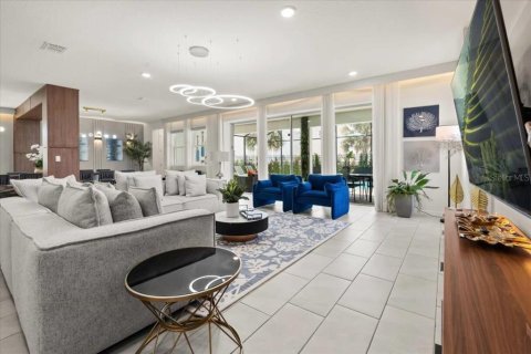 House in Kissimmee, Florida 9 bedrooms, 405.33 sq.m. № 2228272 - photo 12