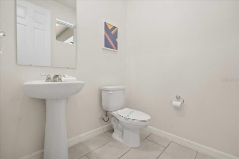 House in Kissimmee, Florida 9 bedrooms, 405.33 sq.m. № 2228272 - photo 6