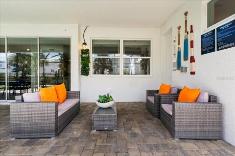 House in Kissimmee, Florida 9 bedrooms, 405.33 sq.m. № 2228272 - photo 8