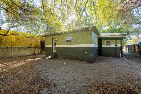 Commercial property in Miami, Florida 115.11 sq.m. № 2022149 - photo 21