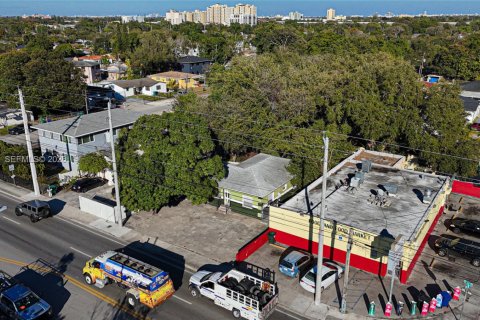 Commercial property in Miami, Florida 115.11 sq.m. № 2022149 - photo 23