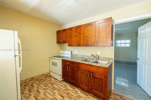 Commercial property in Miami, Florida 115.11 sq.m. № 2022149 - photo 8