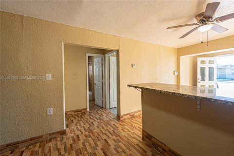 Commercial property in Miami, Florida 115.11 sq.m. № 2022149 - photo 9