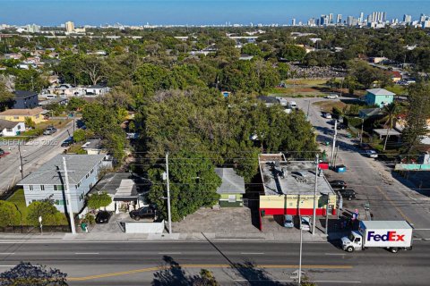 Commercial property in Miami, Florida 115.11 sq.m. № 2022149 - photo 22