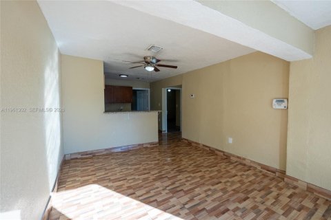 Commercial property in Miami, Florida 115.11 sq.m. № 2022149 - photo 5