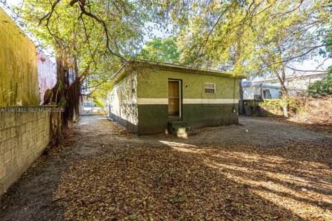 Commercial property in Miami, Florida 115.11 sq.m. № 2022149 - photo 20