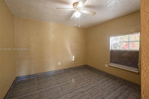 Commercial property in Miami, Florida 115.11 sq.m. № 2022149 - photo 14