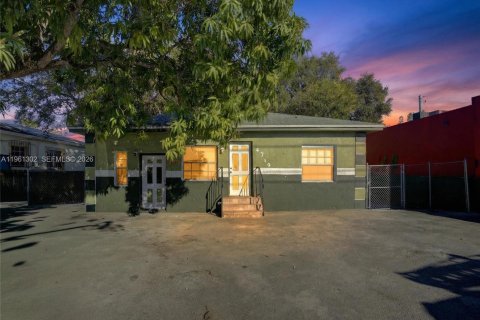 Commercial property in Miami, Florida 115.11 sq.m. № 2022149