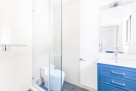 House in Miami Beach, Florida 4 bedrooms, 408.77 sq.m. № 2076120 - photo 29