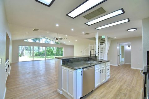 House in Land O' Lakes, Florida 3 bedrooms, 164.44 sq.m. № 1827875 - photo 24