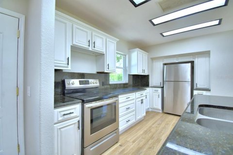 House in Land O' Lakes, Florida 3 bedrooms, 164.44 sq.m. № 1827875 - photo 25