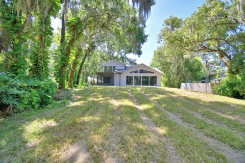 House in Land O' Lakes, Florida 3 bedrooms, 164.44 sq.m. № 1827875 - photo 14