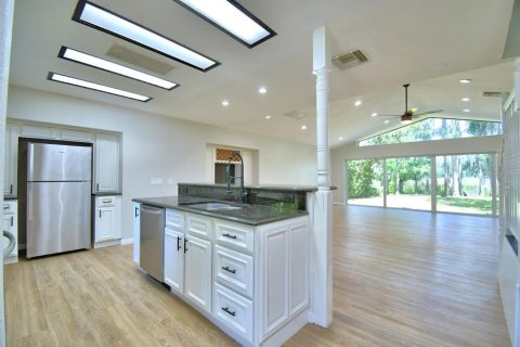 House in Land O' Lakes, Florida 3 bedrooms, 164.44 sq.m. № 1827875 - photo 26