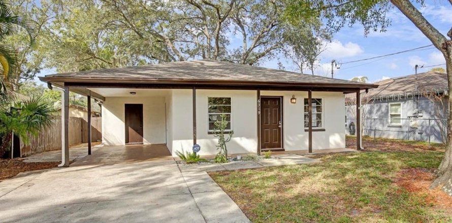 House in Tampa, Florida 3 bedrooms, 99.96 sq.m. № 2211066