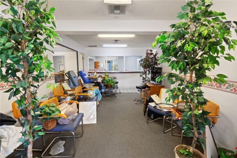 Commercial property in Lake Wales, Florida 307.51 sq.m. № 2197211 - photo 11