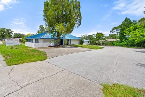 Commercial property in Lake Wales, Florida 307.51 sq.m. № 2197211 - photo 4