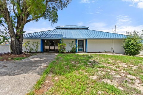 Commercial property in Lake Wales, Florida 307.51 sq.m. № 2197211
