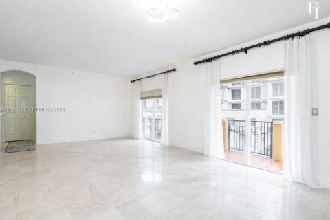 Condo in Coral Gables, Florida, 2 bedrooms  № 2076622 - photo 3