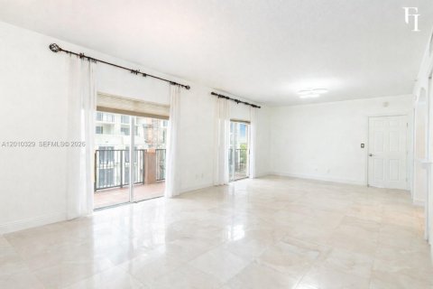 Condo in Coral Gables, Florida, 2 bedrooms  № 2076622 - photo 5
