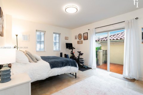 Condo in Coral Gables, Florida, 2 bedrooms  № 2076622 - photo 16