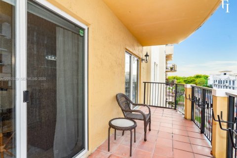 Condo in Coral Gables, Florida, 2 bedrooms  № 2076622 - photo 25