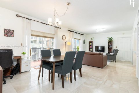Condo in Coral Gables, Florida, 2 bedrooms  № 2076622 - photo 6