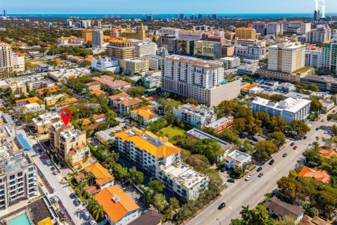 Condo in Coral Gables, Florida, 2 bedrooms  № 2076622 - photo 30