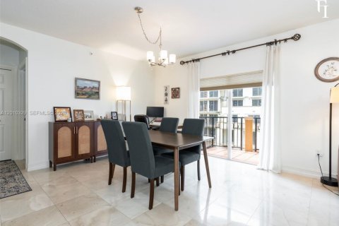 Condo in Coral Gables, Florida, 2 bedrooms  № 2076622 - photo 14
