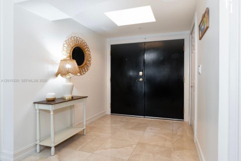 Condo in Coral Gables, Florida, 2 bedrooms  № 2076622 - photo 2