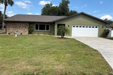 Villa ou maison à Port Charlotte, Floride 3 chambres, 159.23 m2 № 2112197