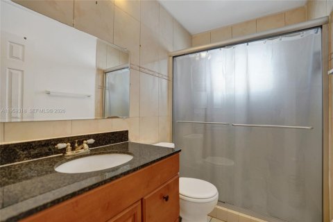 House in Tamarac, Florida 2 bedrooms, 146.69 sq.m. № 2030410 - photo 27