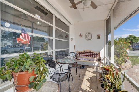 House in Tamarac, Florida 2 bedrooms, 146.69 sq.m. № 2030410 - photo 29