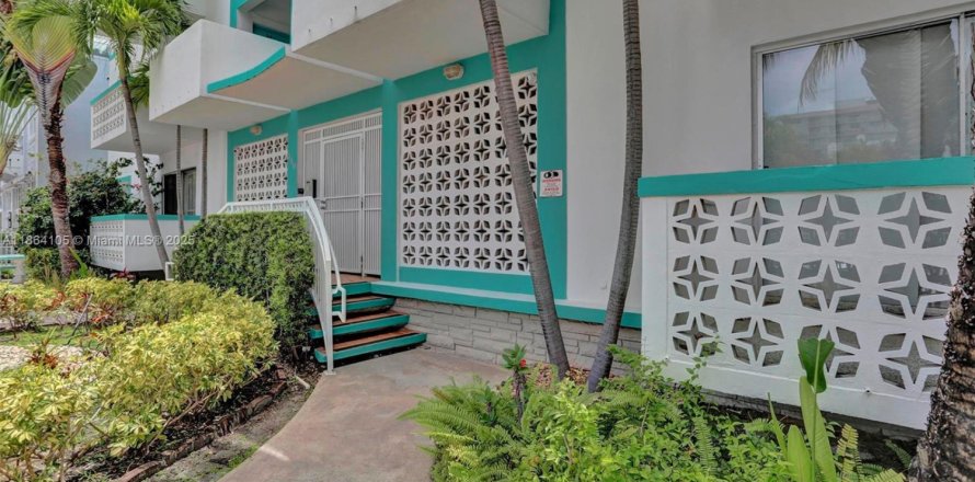 Condominio en Miami Beach, Florida, 1 dormitorio  № 1979800