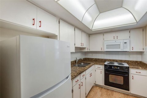 House in Bradenton, Florida 2 bedrooms, 80.36 sq.m. № 2202951 - photo 14
