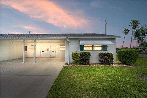 House in Bradenton, Florida 2 bedrooms, 80.36 sq.m. № 2202951