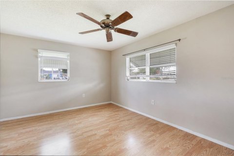 House in Bradenton, Florida 2 bedrooms, 80.36 sq.m. № 2202951 - photo 18