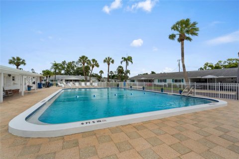 House in Bradenton, Florida 2 bedrooms, 80.36 sq.m. № 2202951 - photo 5