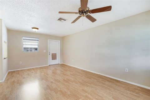 House in Bradenton, Florida 2 bedrooms, 80.36 sq.m. № 2202951 - photo 2