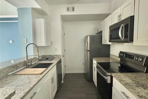 Condominio en alquiler en Tampa, Florida, 2 dormitorios, 95.88 m2 № 1823013 - foto 2