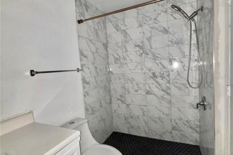 Condominio en alquiler en Tampa, Florida, 2 dormitorios, 95.88 m2 № 1823013 - foto 13