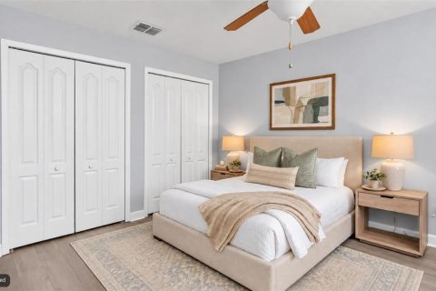 House in Land O' Lakes, Florida 6 bedrooms, 395.67 sq.m. № 2416478 - photo 22