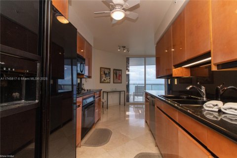 Condo in Sunny Isles Beach, Florida, 3 bedrooms  № 1864783 - photo 11