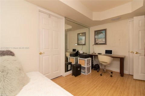 Condo in Sunny Isles Beach, Florida, 3 bedrooms  № 1864783 - photo 29