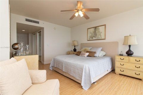 Condo in Sunny Isles Beach, Florida, 3 bedrooms  № 1864783 - photo 16