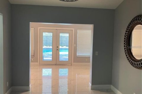 House in Orlando, Florida 4 bedrooms, 181.16 sq.m. № 2284415 - photo 10